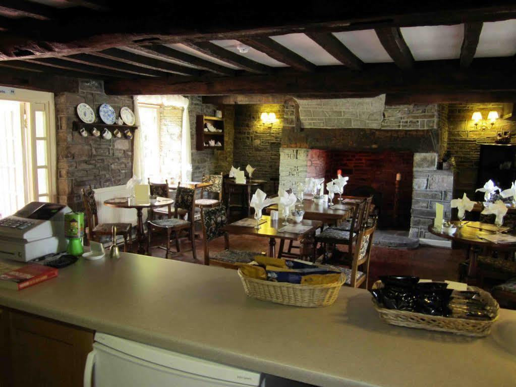 The Three Cocks Coaching Inn Glasbury Eksteriør bilde