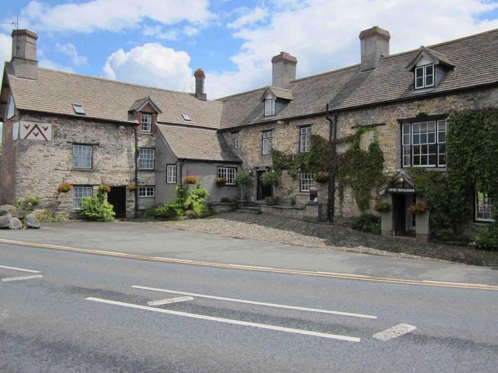 The Three Cocks Coaching Inn Glasbury Eksteriør bilde